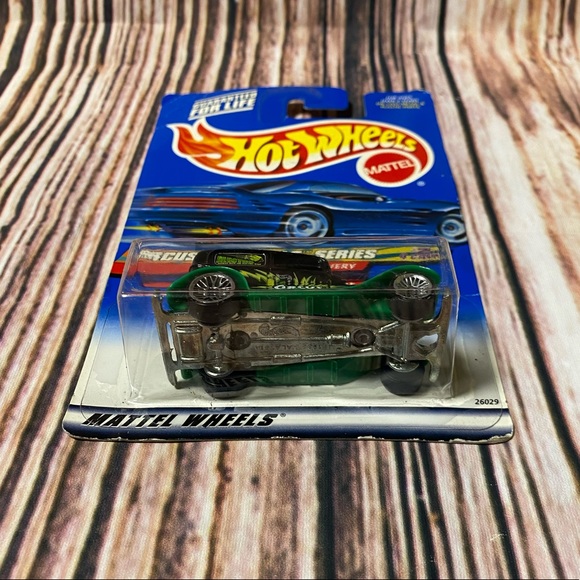 Hot Wheels 1999 Circus on Wheels Series #2 of 4 Cars. ‘32 Ford Delivery - Picture 3 of 13